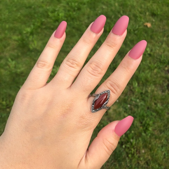STERLING SILVER RED AGATE MARQUISE MARCASITE RING - Picture 3 of 10